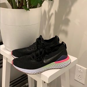 Nike Epic React Flyknit 2